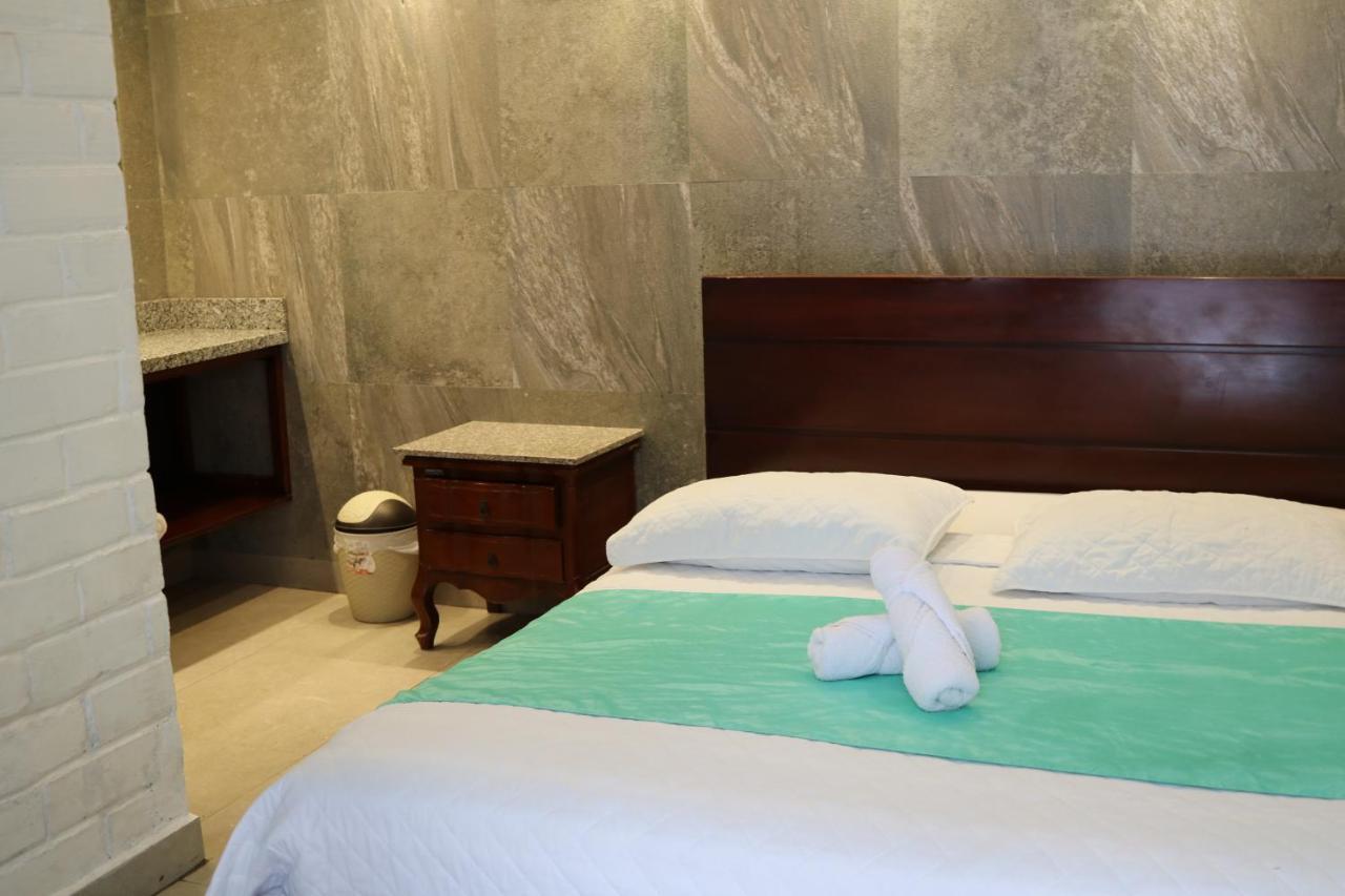 Hostal Kamelot Баньос Экстерьер фото