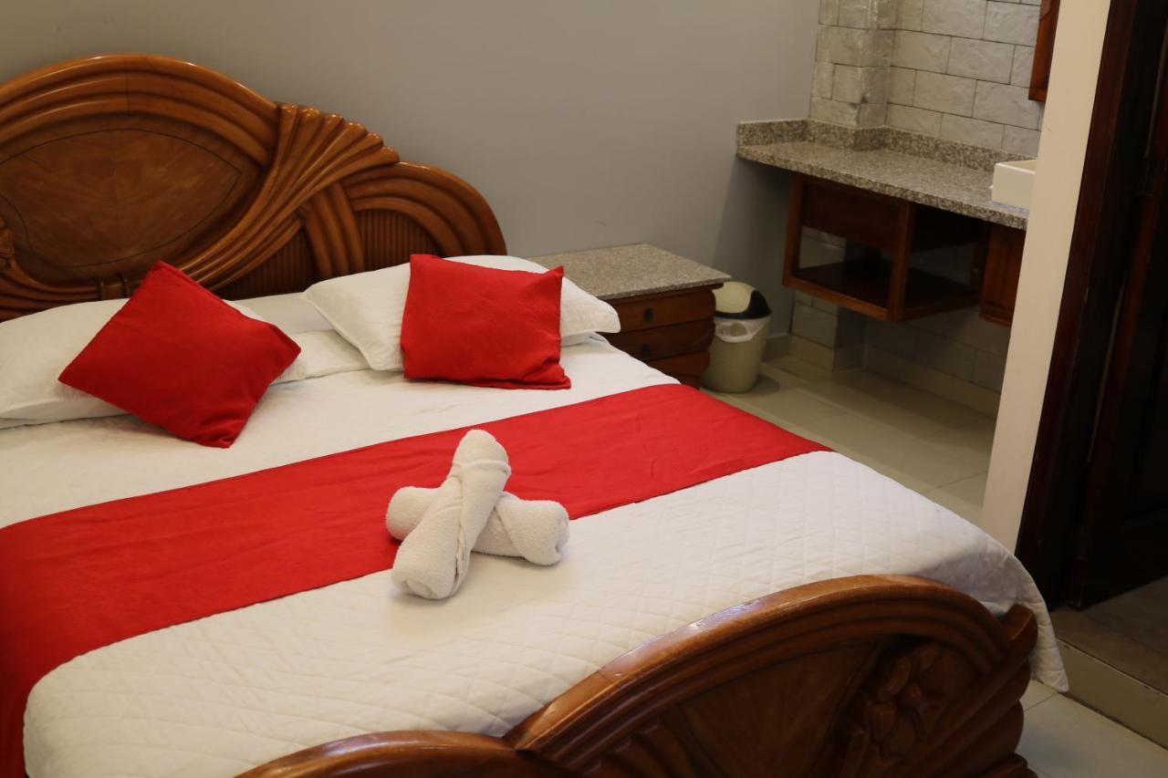Hostal Kamelot Баньос Экстерьер фото