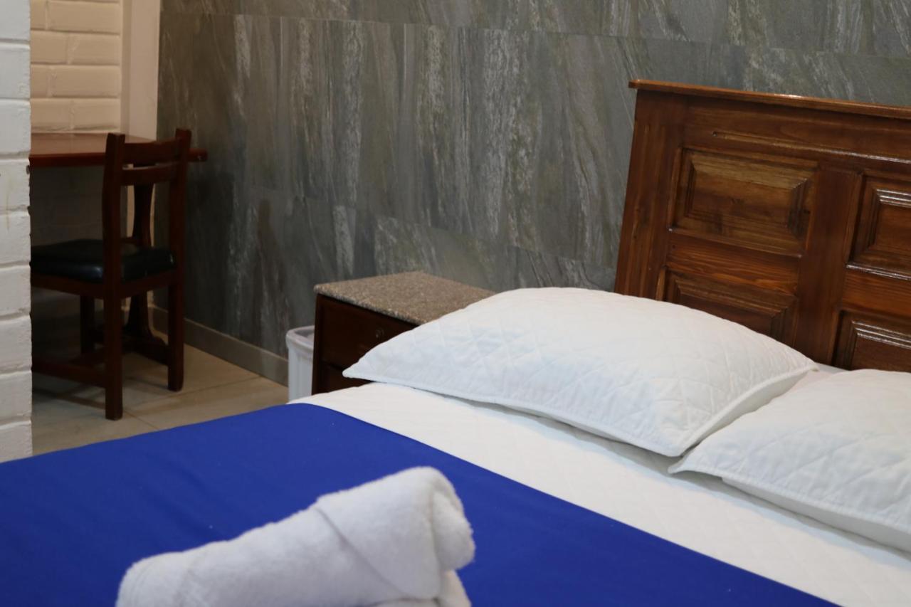 Hostal Kamelot Баньос Экстерьер фото