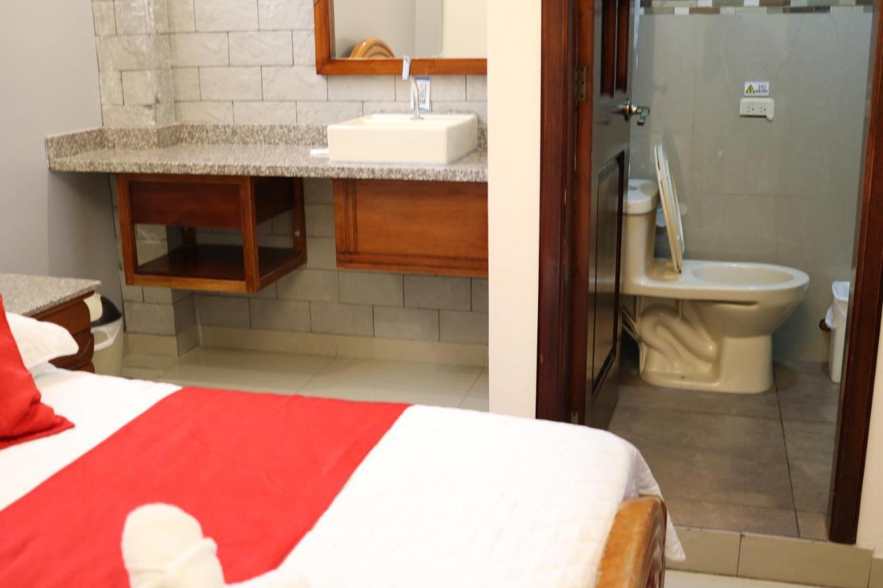 Hostal Kamelot Баньос Экстерьер фото